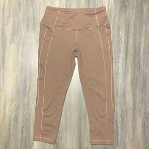 New Victoria’s Secret VSX Knockout Capri Workout Pant, Size Medium